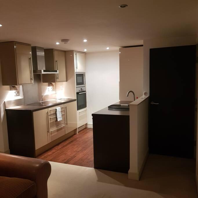 Lovely 1 Bedroom Apartment With Free Parking & Gym Kirkburton Zewnętrze zdjęcie