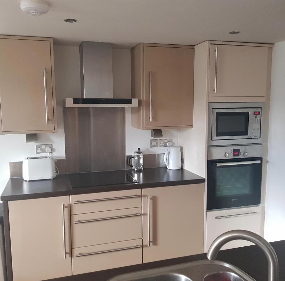 Lovely 1 Bedroom Apartment With Free Parking & Gym Kirkburton Zewnętrze zdjęcie