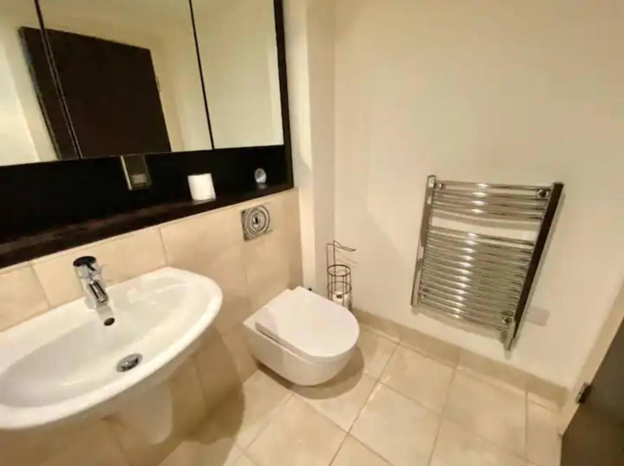 Lovely 1 Bedroom Apartment With Free Parking & Gym Kirkburton Zewnętrze zdjęcie